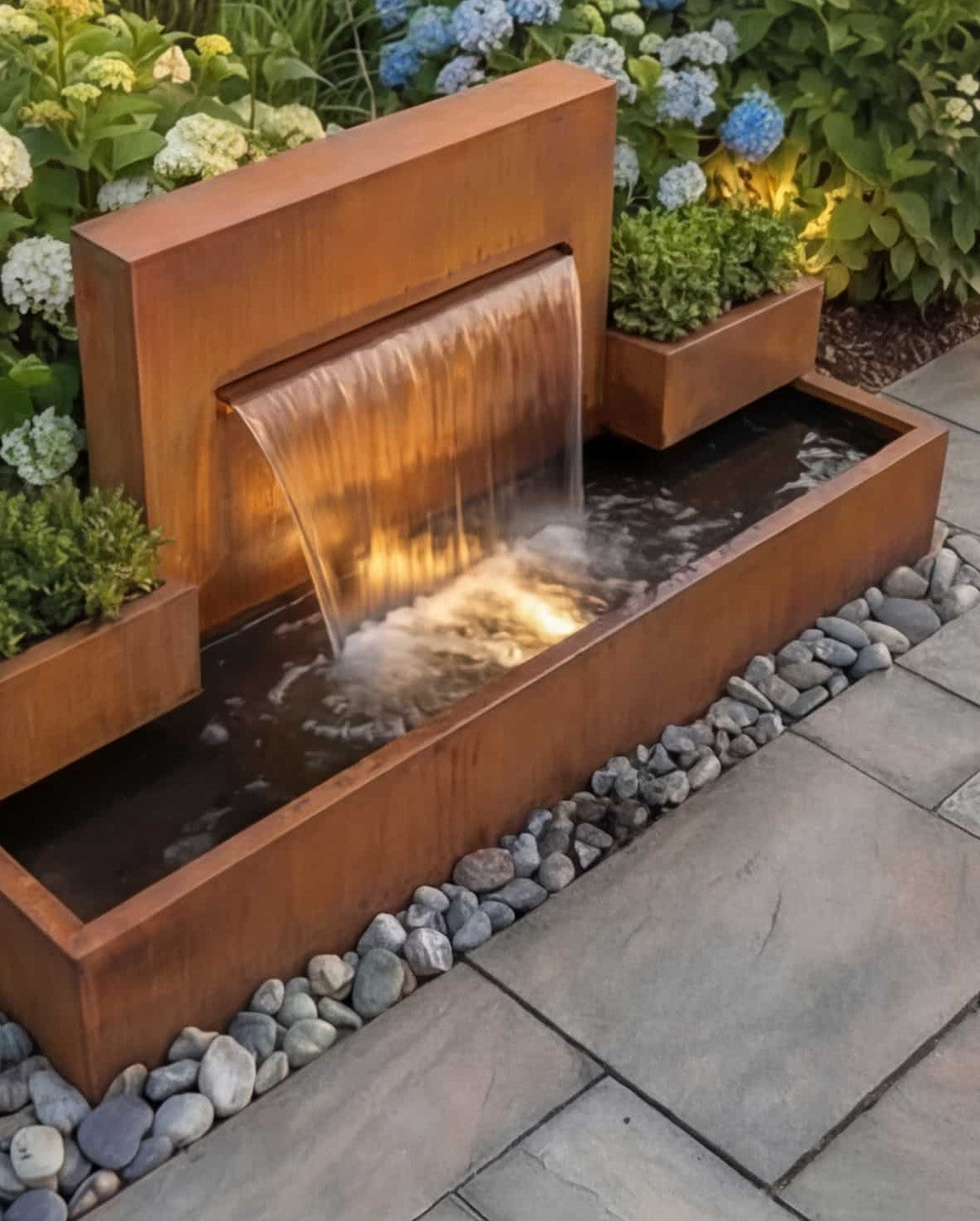 Fuente de Acero Corten con Cascada y Jardineras Simétricas